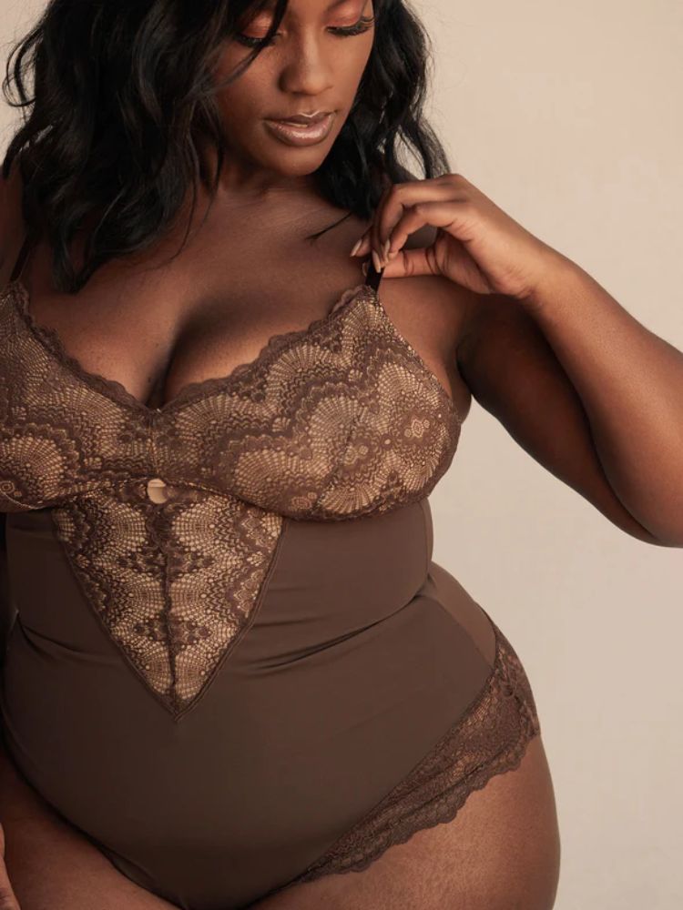Sculpting Lace Shapewear Bodysuit