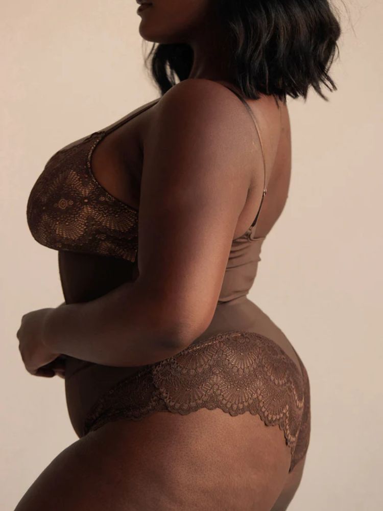 Sculpting Lace Shapewear Bodysuit