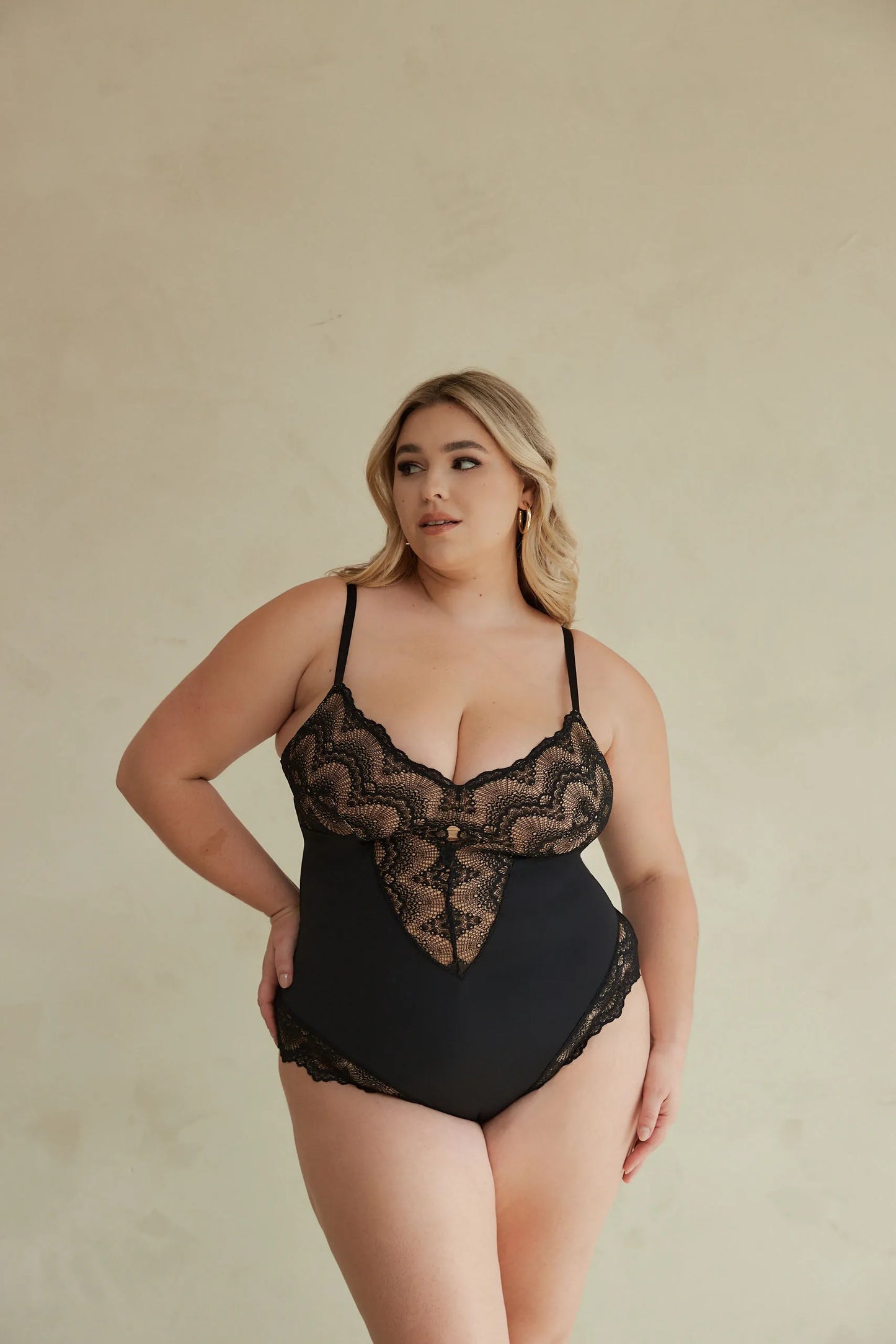 Sculpting Lace Shapewear Bodysuit