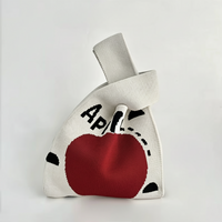 Tricotée - Pomme Rouge